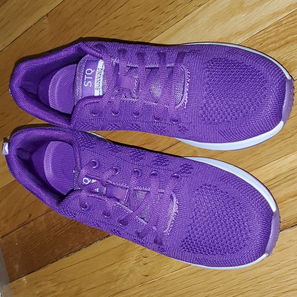 Brand new STQ purple running shoes